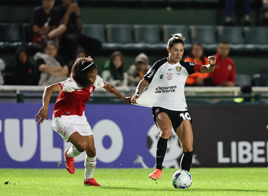 Gabi Zanotti comenta sobre seu momento artilheira e sobre sua perspectiva para as quartas de final da Libertadores
