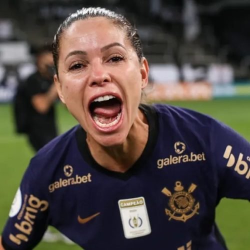 “EU SOU CORINTHIANA, EU GOSTO DAQUI, É MINHA VIDA…”