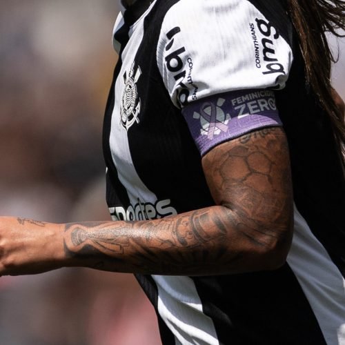 HOJE TEM AS BRABAS EM CAMPO